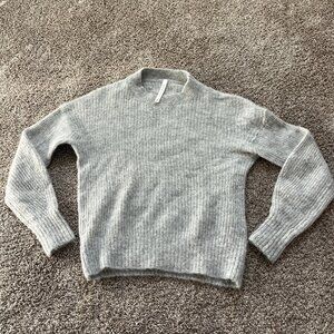 Aritzia The Group by Babaton Sweater Gray Alpaca Wool Knit Crew Neck Size XXS